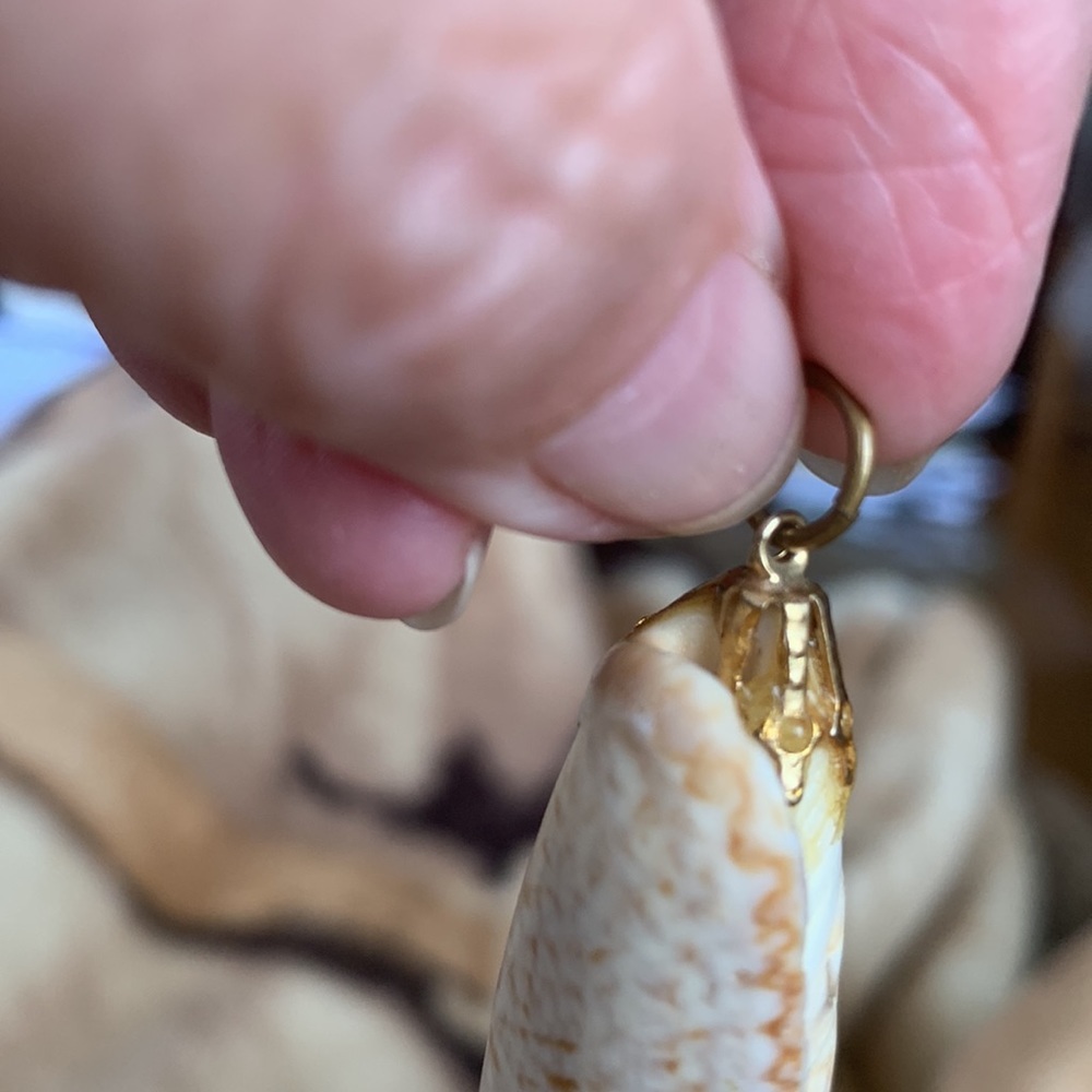 Shell Pendant 3” - Picture 6 of 6